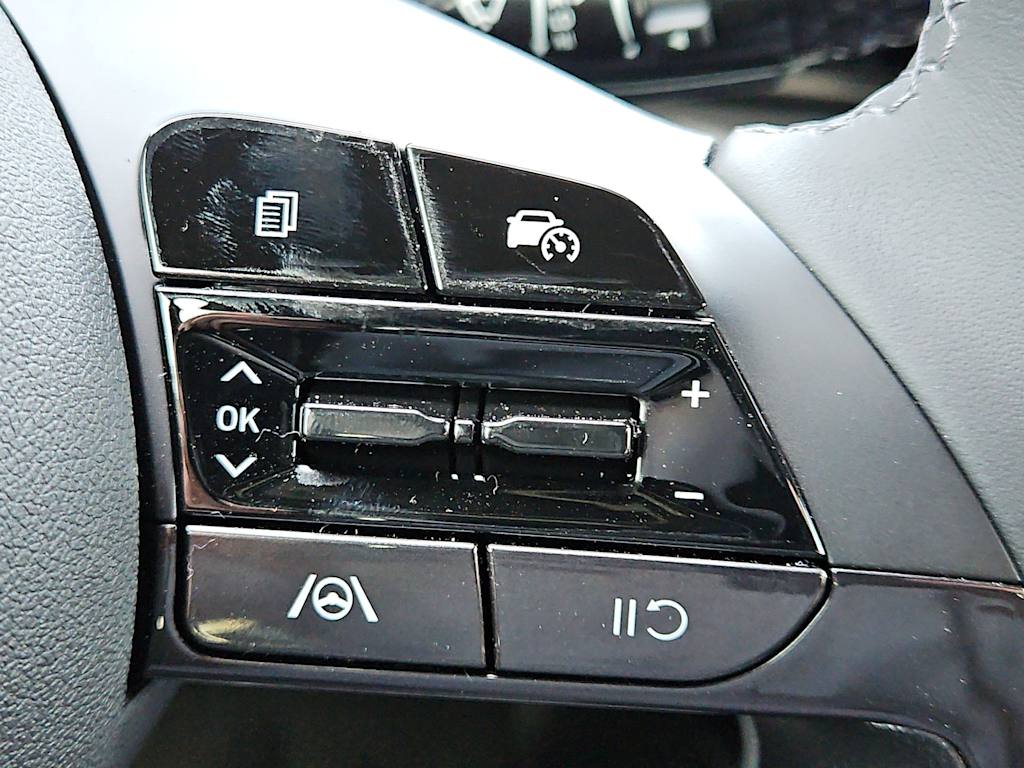 Thumbnail: 2025 Hyundai Elantra - 28