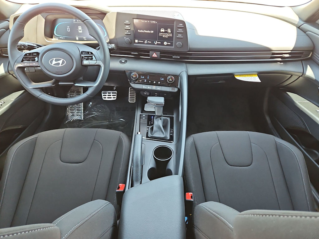 Thumbnail: 2026 Hyundai Elantra - 10