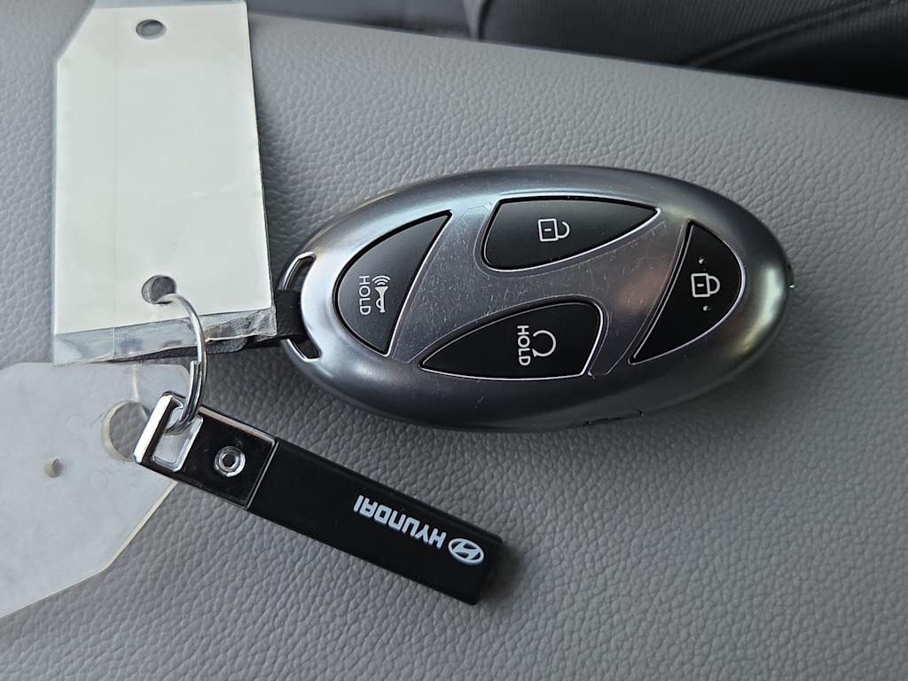 Thumbnail: 2025 Hyundai Elantra - 18