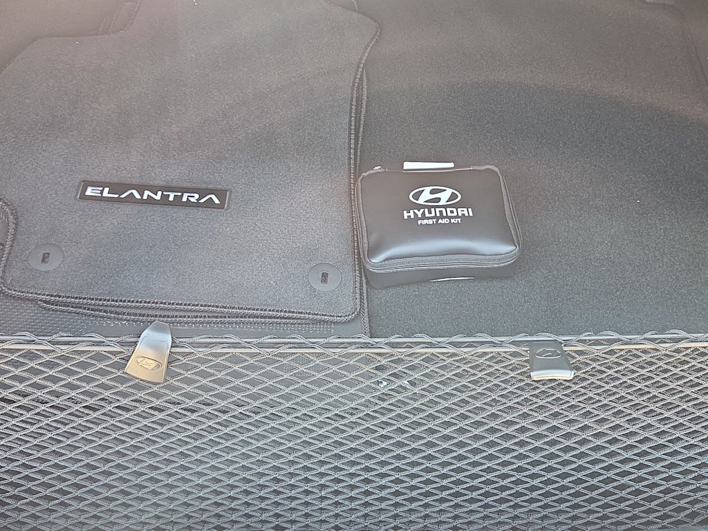 Thumbnail: 2025 Hyundai Elantra - 17