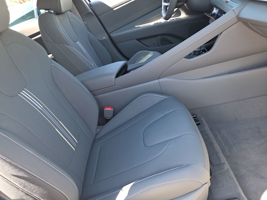 Thumbnail: 2025 Hyundai Elantra - 25