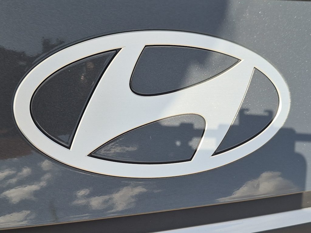 Thumbnail: 2025 Hyundai Elantra - 25