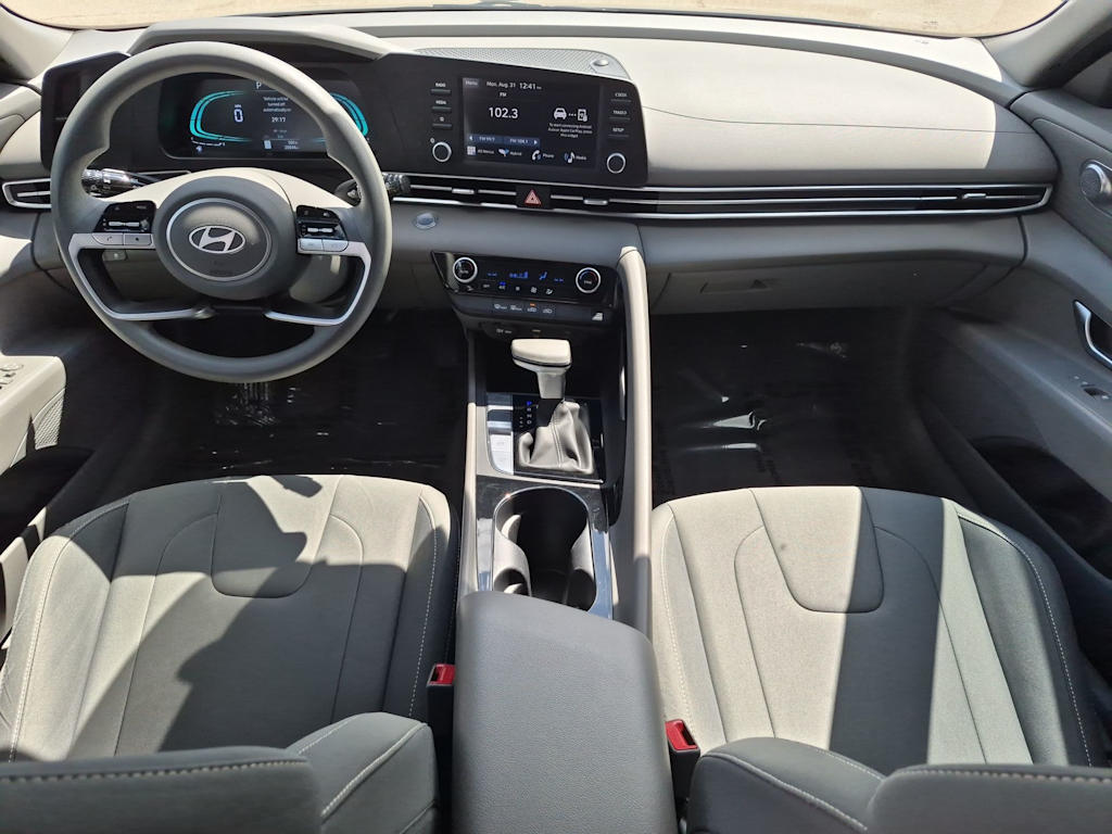 Thumbnail: 2025 Hyundai Elantra - 10