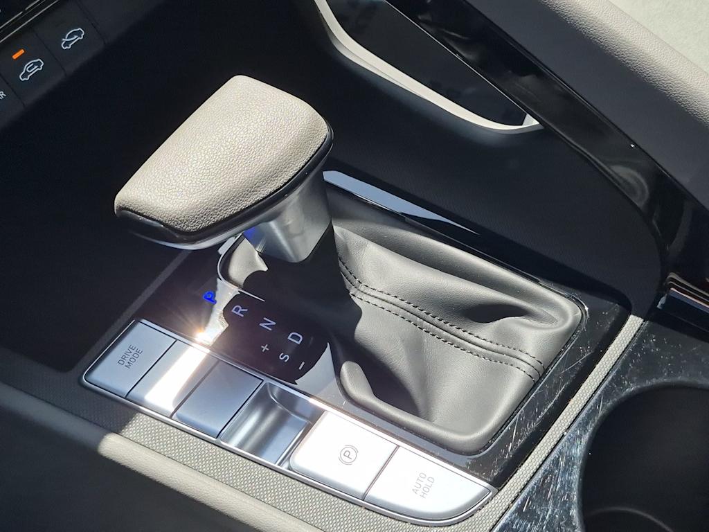 Thumbnail: 2025 Hyundai Elantra - 16