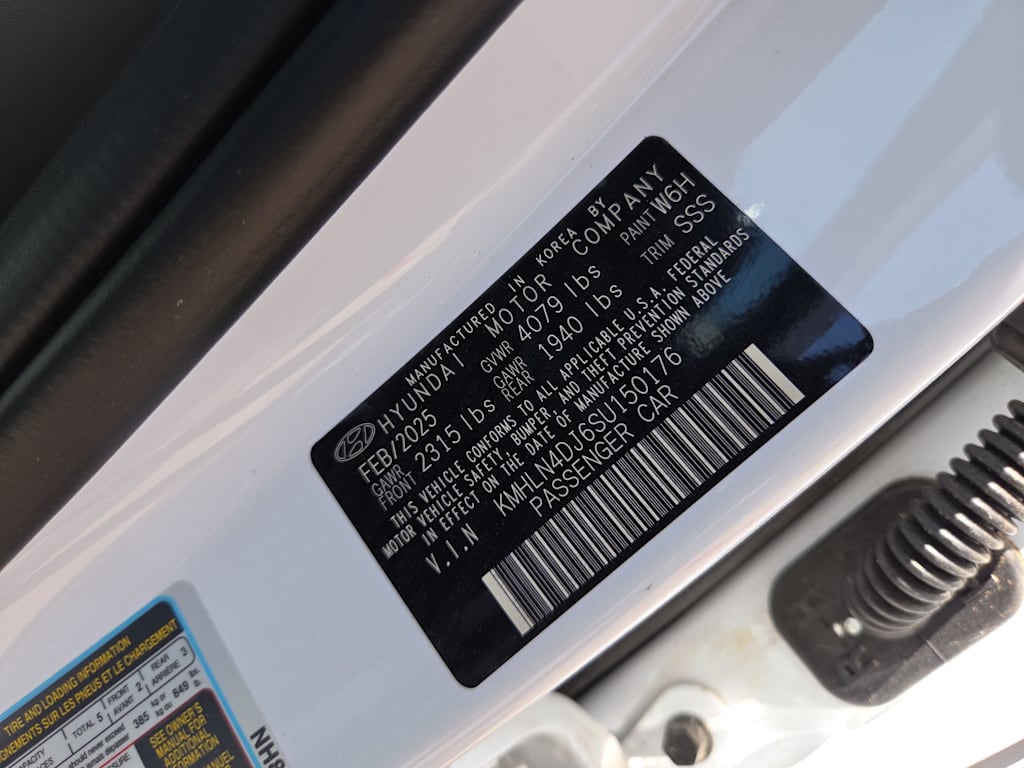 Thumbnail: 2025 Hyundai Elantra - 36