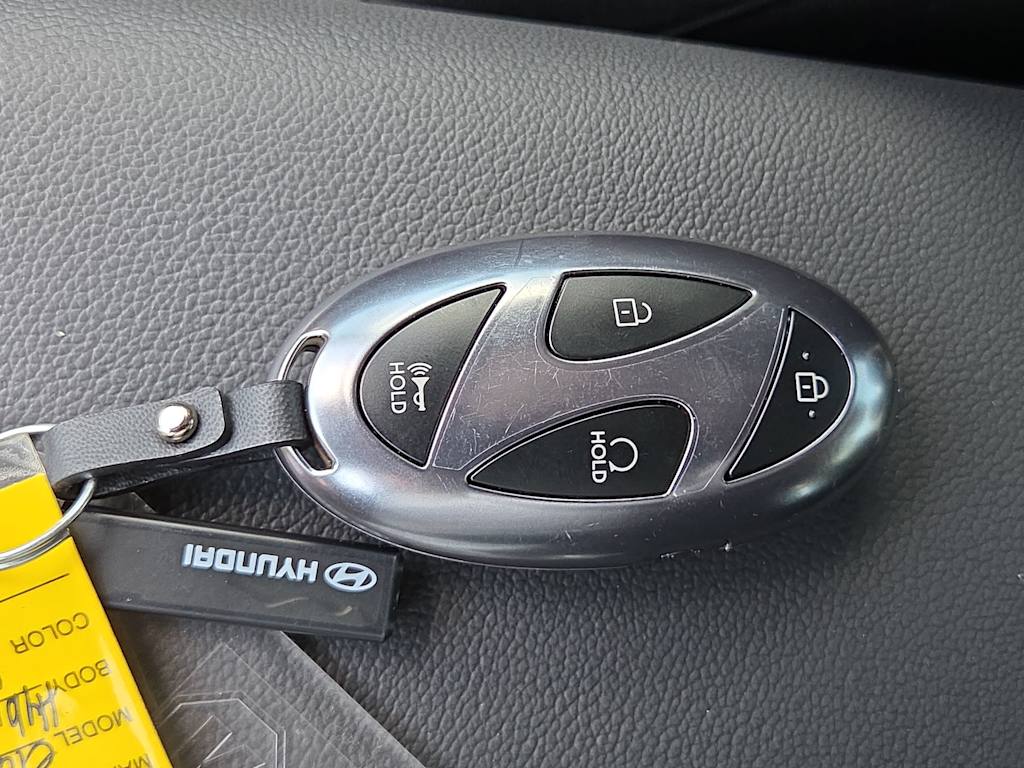 Thumbnail: 2025 Hyundai Elantra - 17