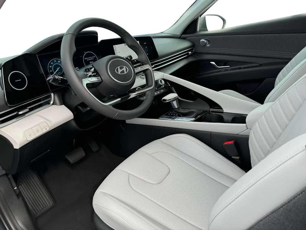 Thumbnail: 2025 Hyundai Elantra - 8