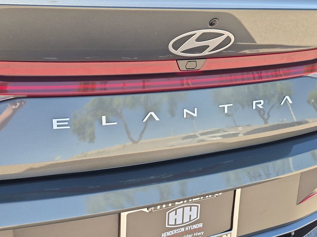 Thumbnail: 2025 Hyundai Elantra - 25
