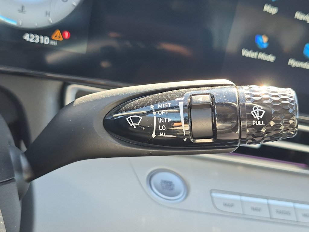 Thumbnail: 2024 Hyundai Elantra - 32