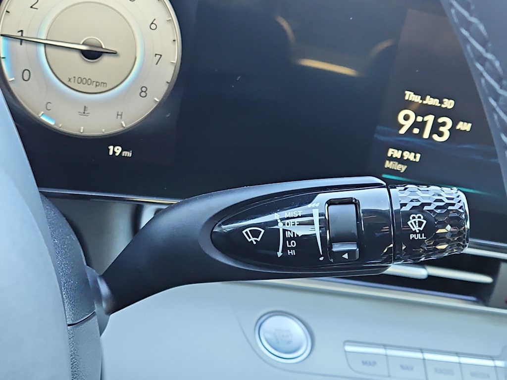 2025 Hyundai Elantra Limited Edition 16
