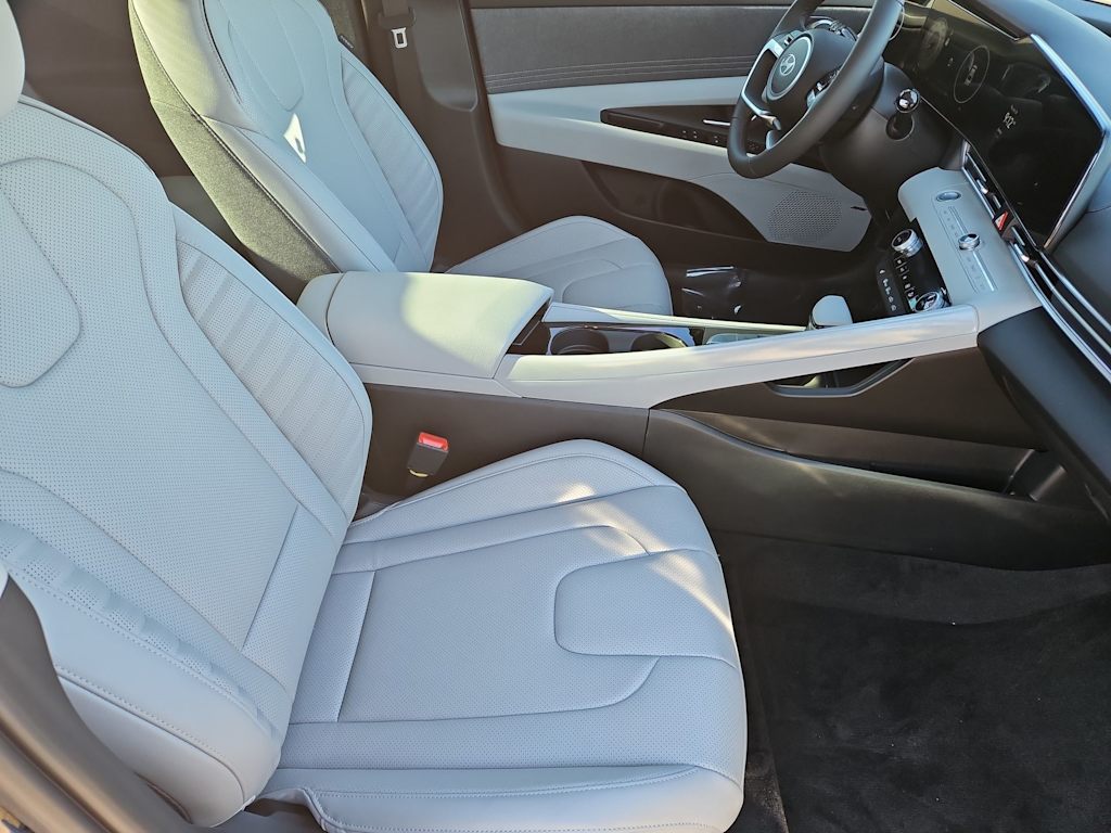2025 Hyundai Elantra Limited Edition 11