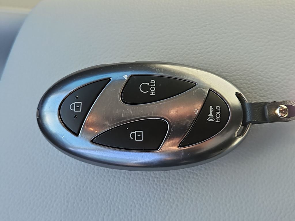 2025 Hyundai Elantra Limited Edition 17
