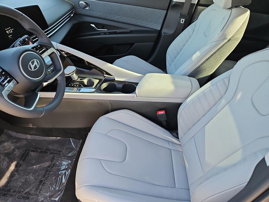 2025 Hyundai Elantra Limited Edition 10