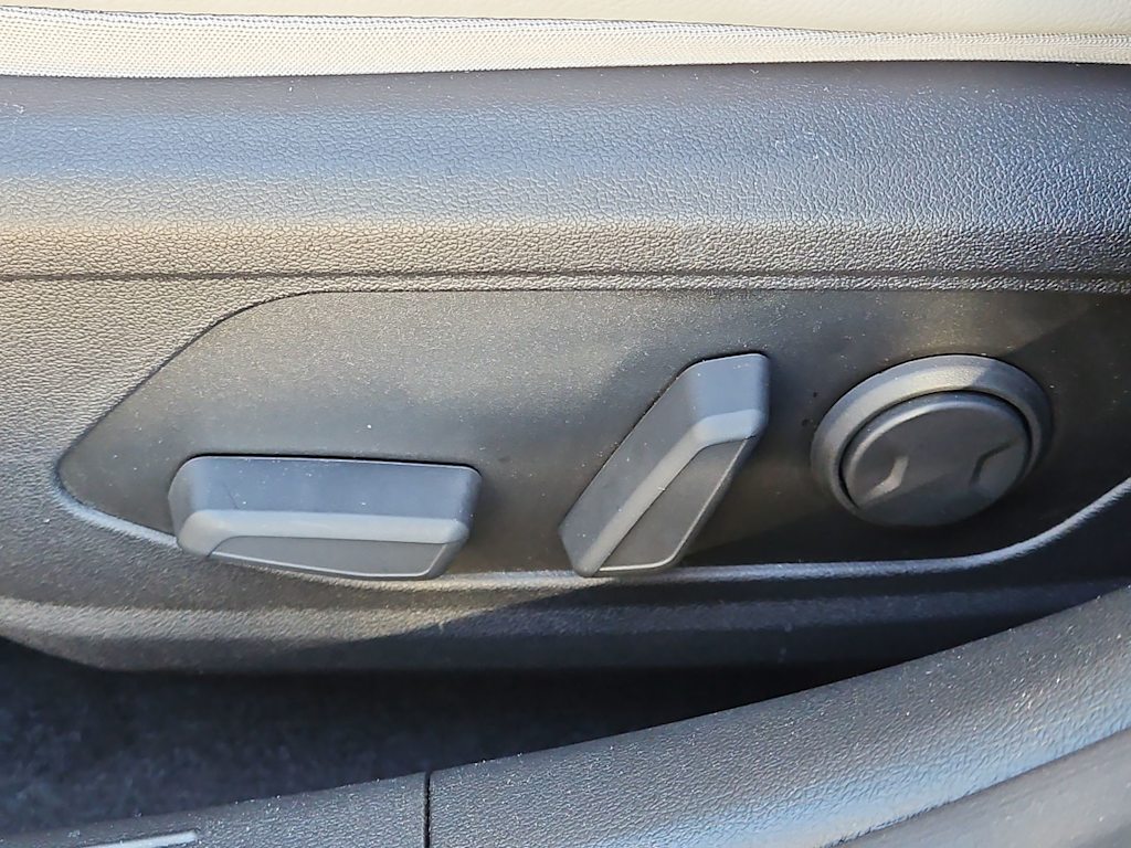 2025 Hyundai Elantra Limited Edition 23