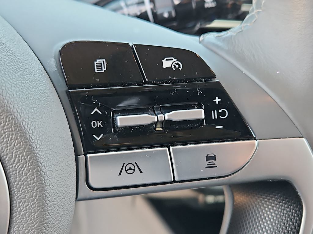 Thumbnail: 2025 Hyundai Elantra - 30