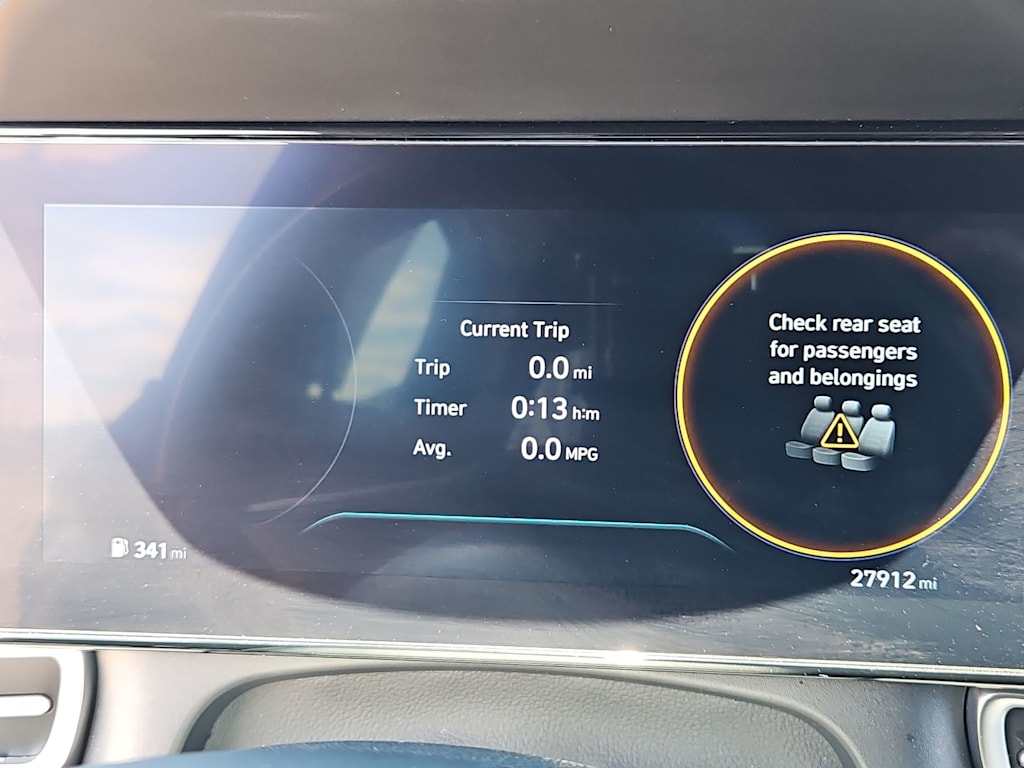 Thumbnail: 2025 Hyundai Elantra - 17
