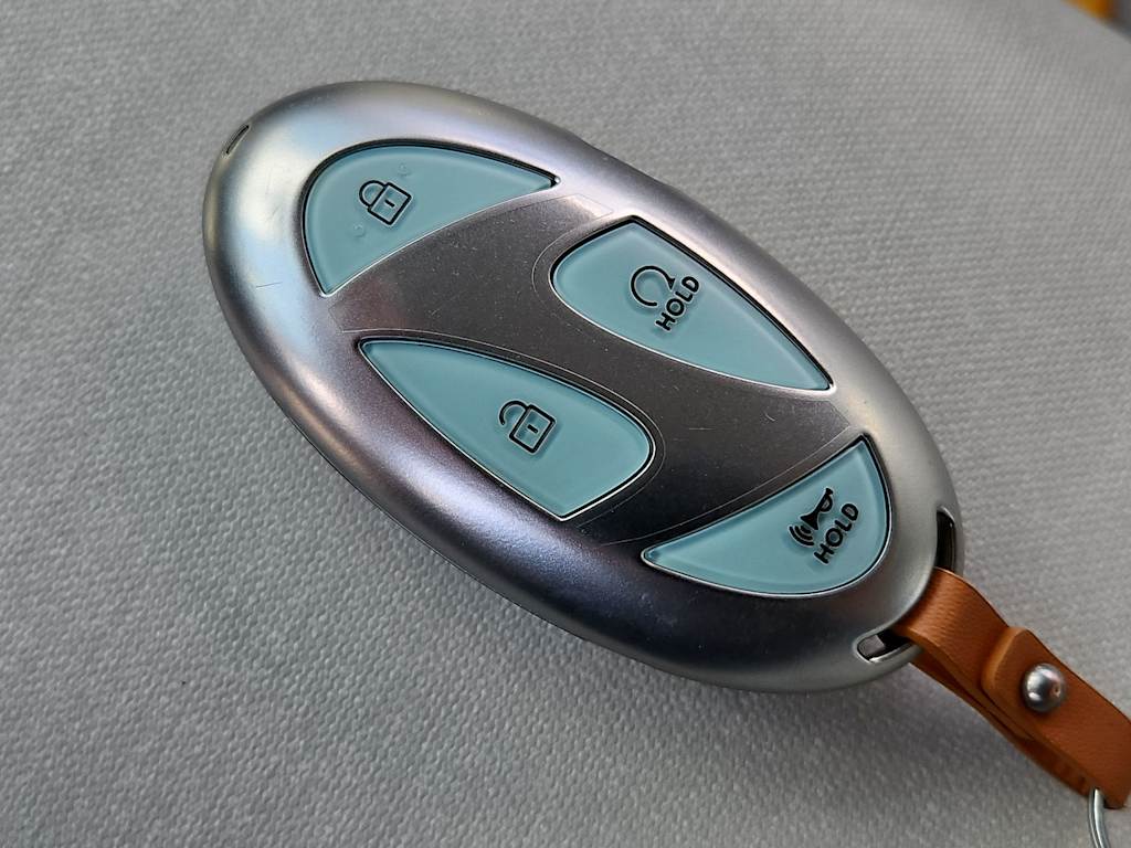 Thumbnail: 2023 Hyundai Ioniq 6 - 13