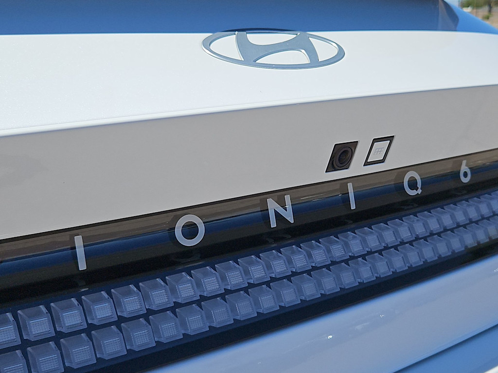 Thumbnail: 2023 Hyundai Ioniq 6 - 24