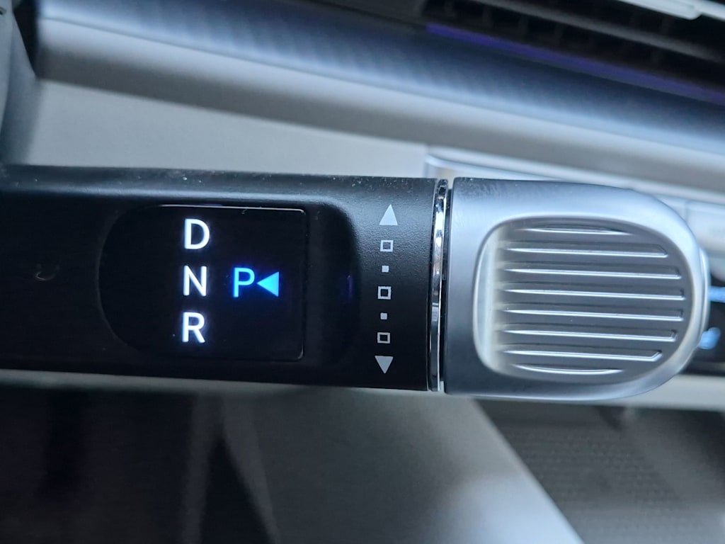 Thumbnail: 2023 Hyundai Ioniq 6 - 32
