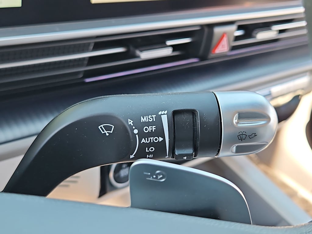 Thumbnail: 2023 Hyundai Ioniq 6 - 14