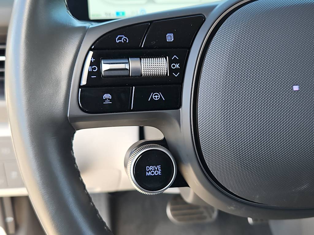 Thumbnail: 2023 Hyundai Ioniq 6 - 26