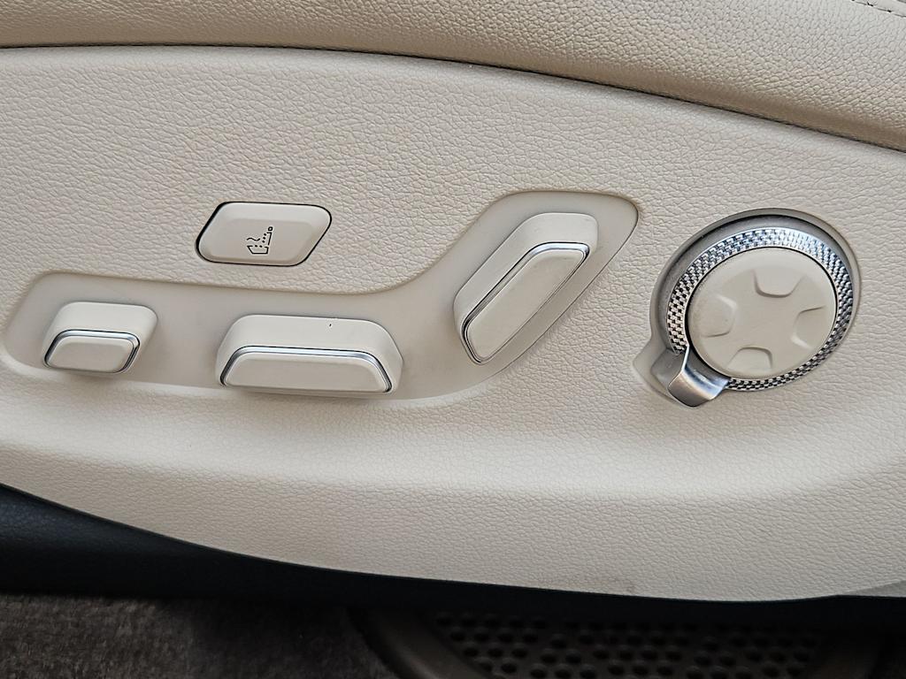 Thumbnail: 2022 Genesis GV80 - 26