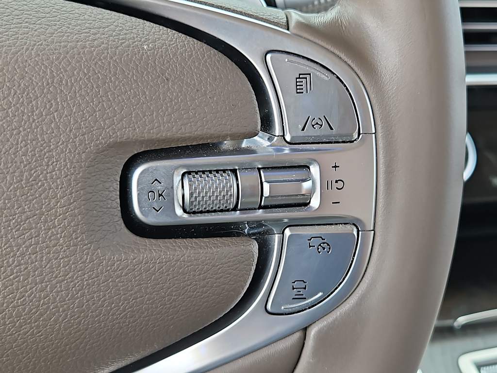 Thumbnail: 2022 Genesis GV80 - 31