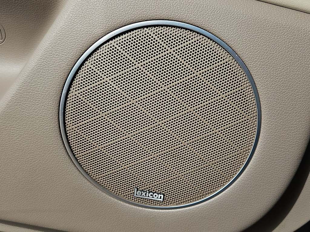 Thumbnail: 2022 Genesis GV80 - 35