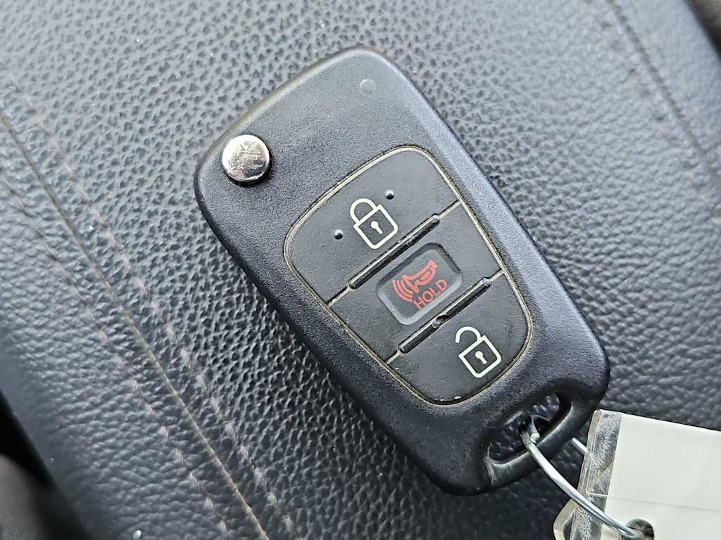 Thumbnail: 2012 Kia Rio - 18