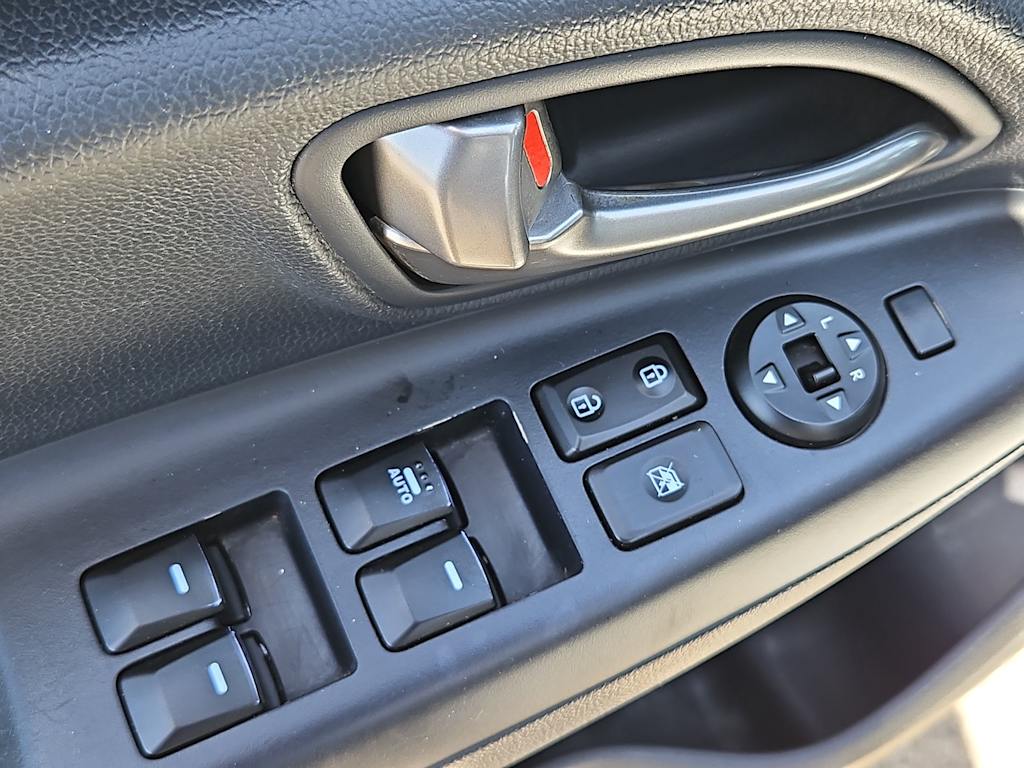 Thumbnail: 2012 Kia Rio - 25