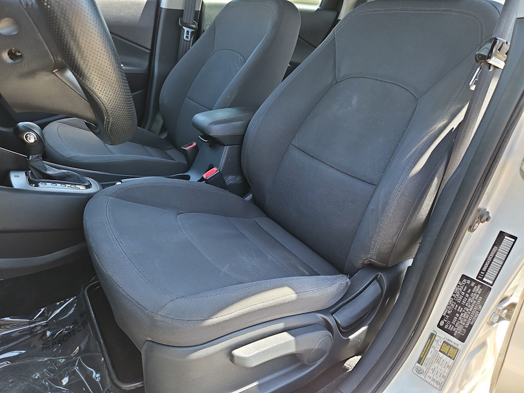 Thumbnail: 2012 Kia Rio - 11
