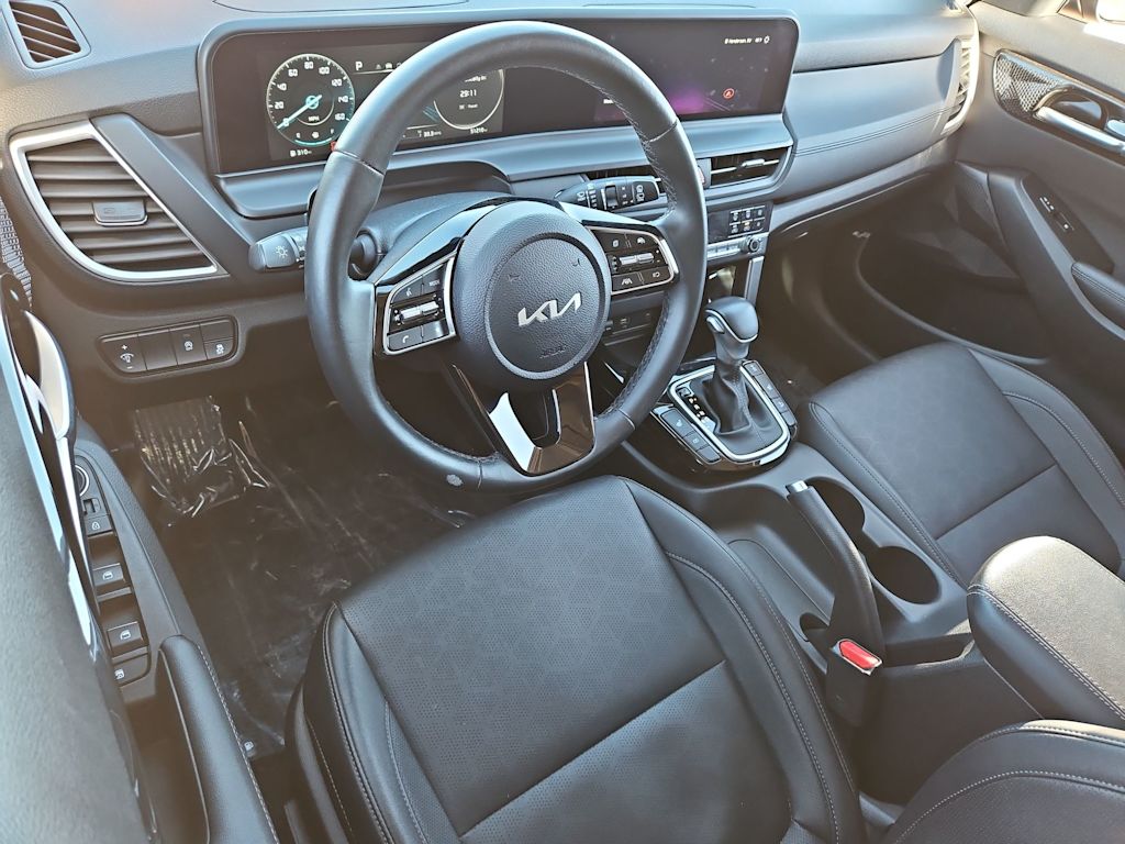 Thumbnail: 2024 Kia Seltos - 2