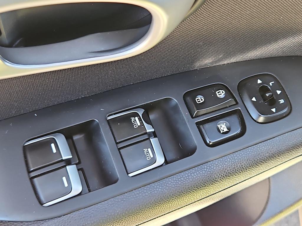 Thumbnail: 2018 Kia Soul - 27