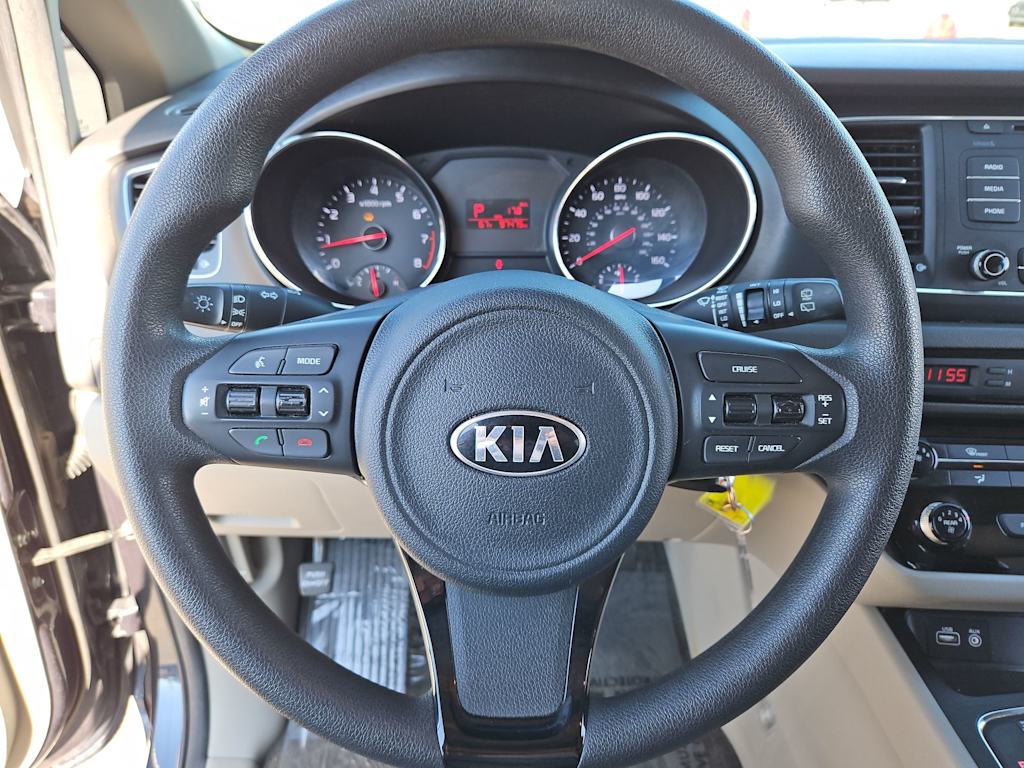 2016 Kia Sedona L 14