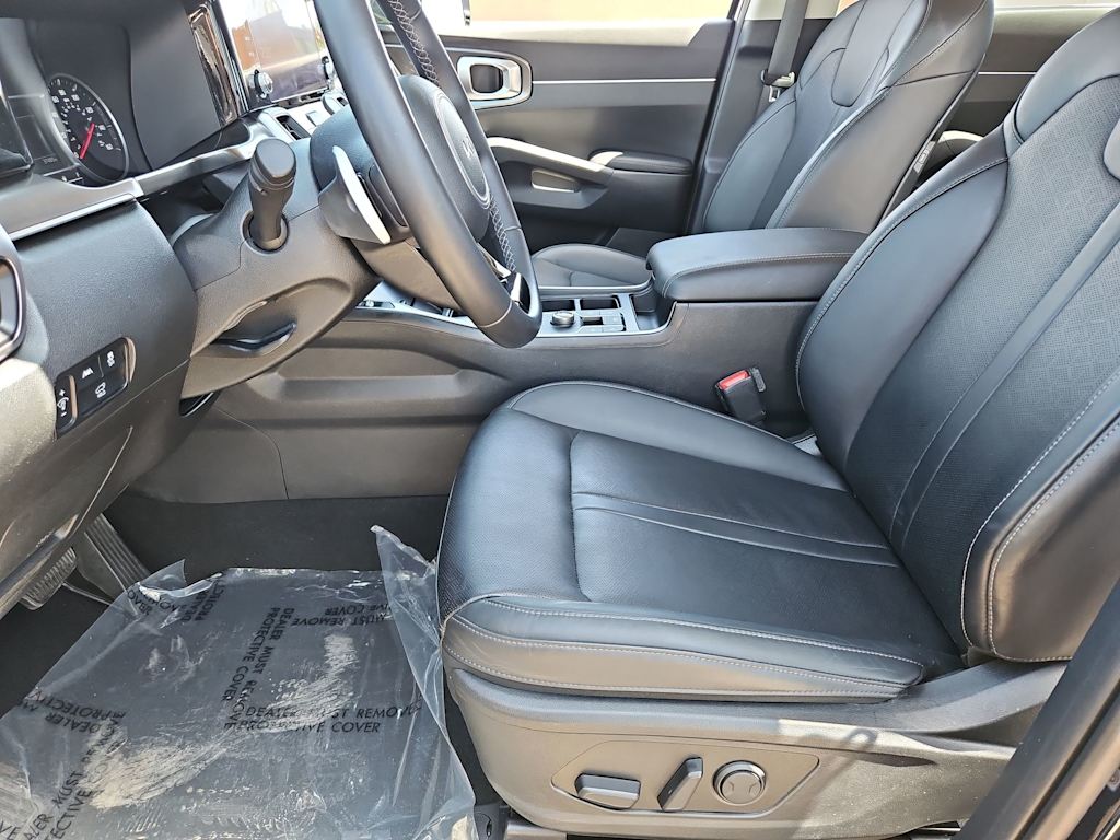 Thumbnail: 2023 Kia Sorento - 11