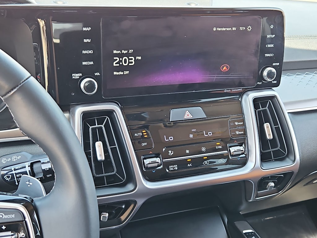 Thumbnail: 2023 Kia Sorento - 16