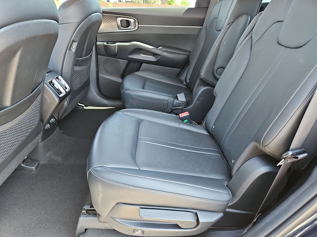 Thumbnail: 2023 Kia Sorento - 13