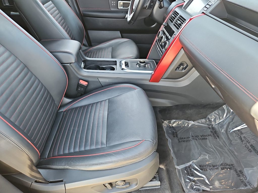 Thumbnail: 2019 Land Rover Discovery Sport - 11