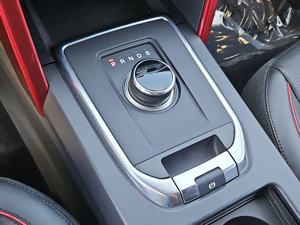 Thumbnail: 2019 Land Rover Discovery Sport - 15