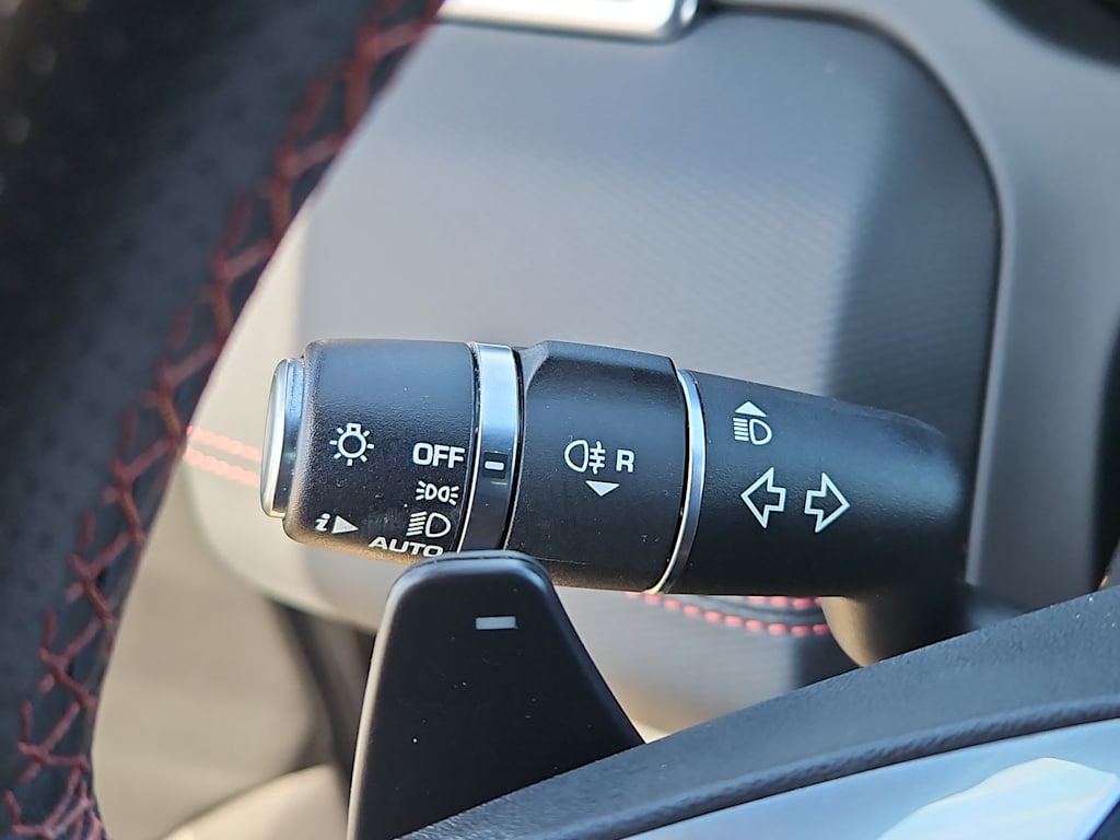 Thumbnail: 2019 Land Rover Discovery Sport - 18