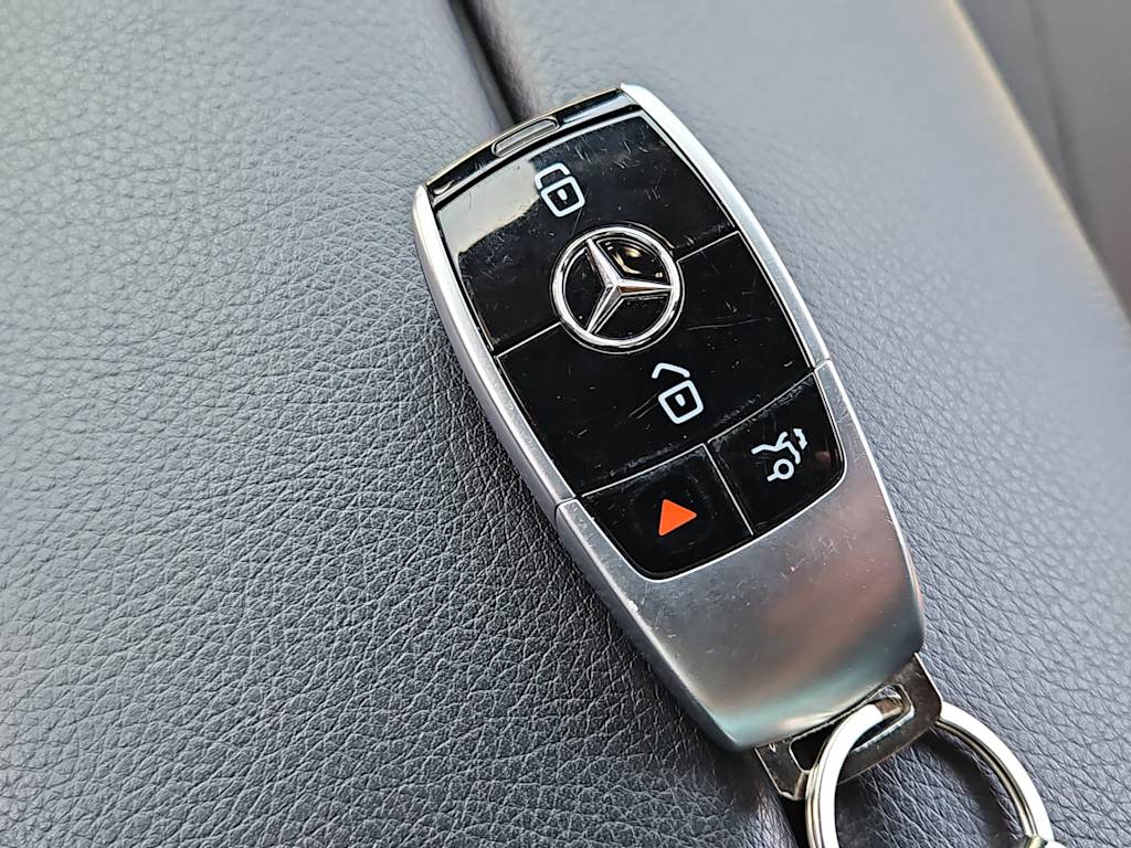 Thumbnail: 2021 Mercedes-Benz E-Class - 18