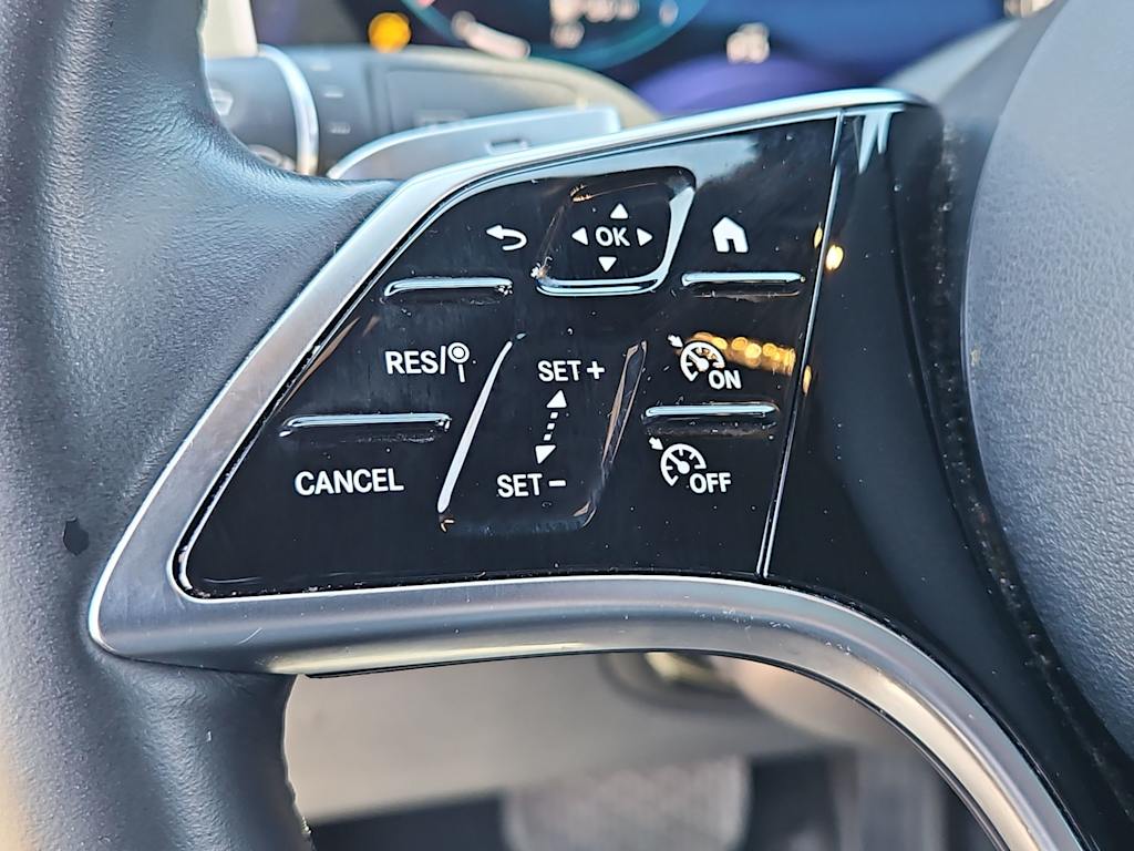 Thumbnail: 2021 Mercedes-Benz E-Class - 28