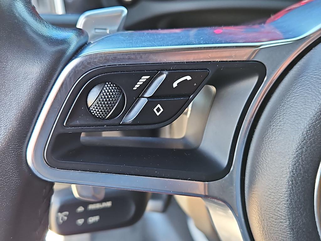 Thumbnail: 2017 Porsche Macan - 31