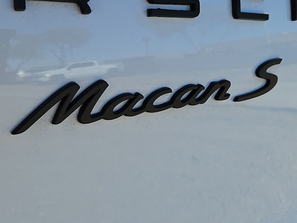 Thumbnail: 2017 Porsche Macan - 26