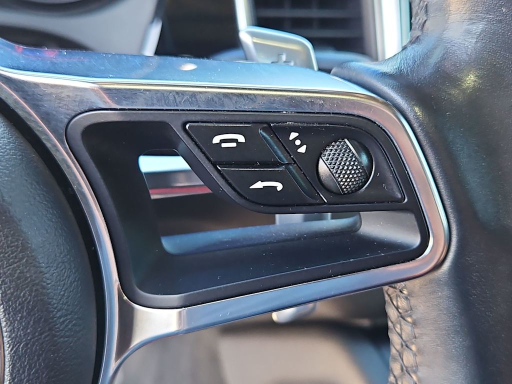 Thumbnail: 2017 Porsche Macan - 32