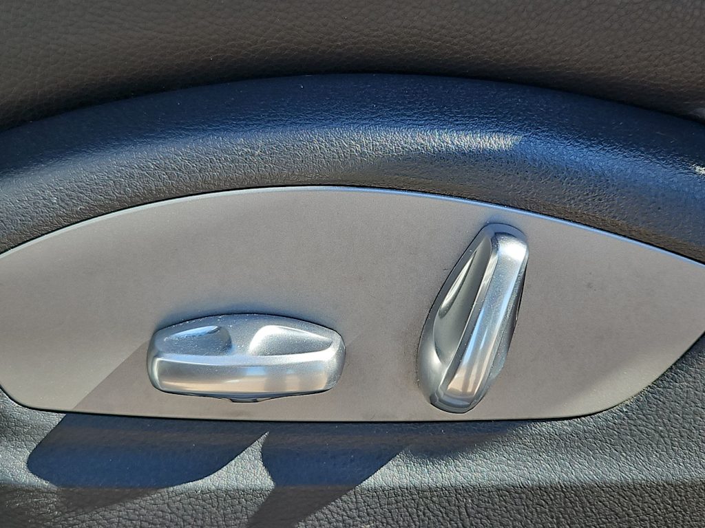 Thumbnail: 2017 Porsche Macan - 27