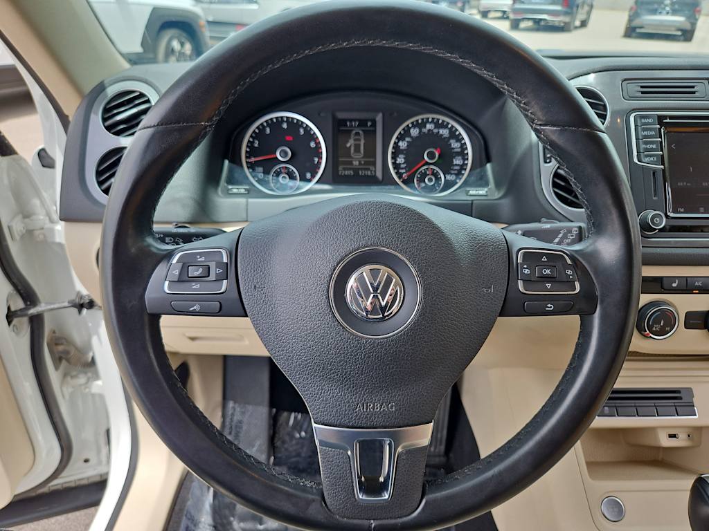 Thumbnail: 2017 Volkswagen Tiguan - 14