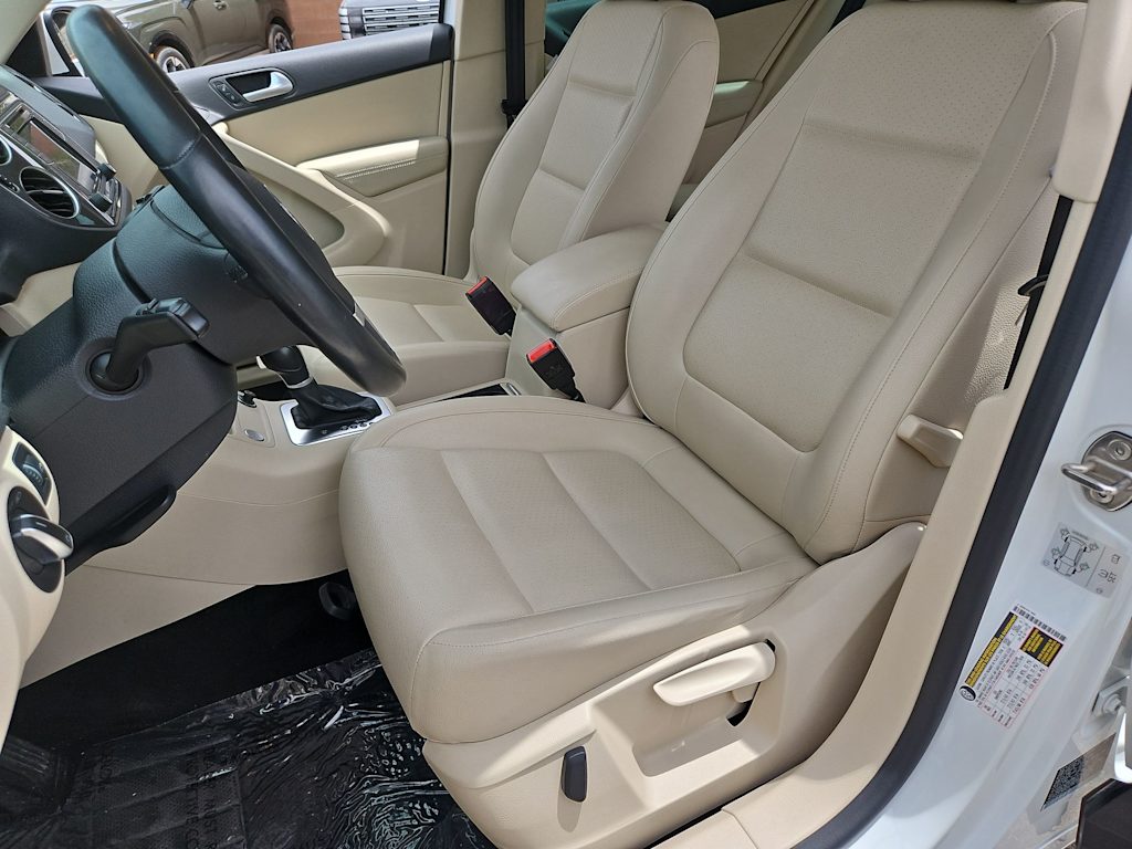 Thumbnail: 2017 Volkswagen Tiguan - 11