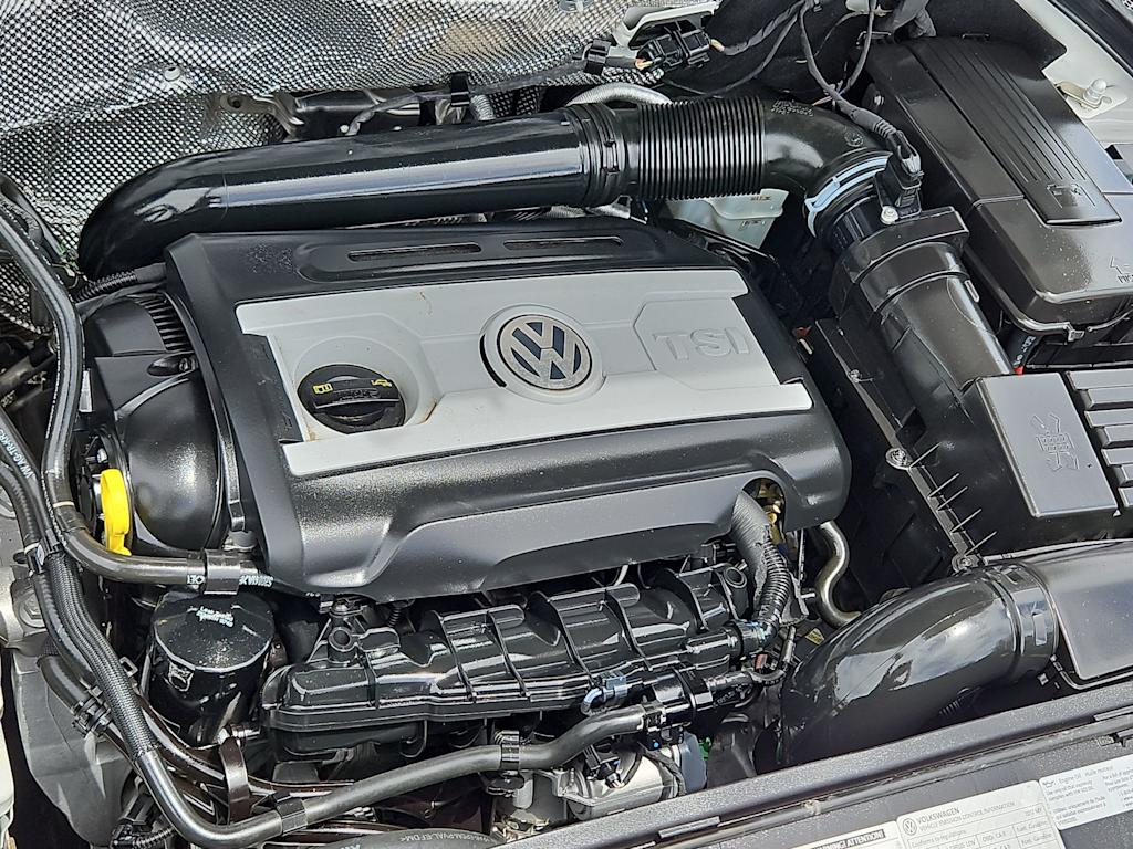 Thumbnail: 2017 Volkswagen Tiguan - 9