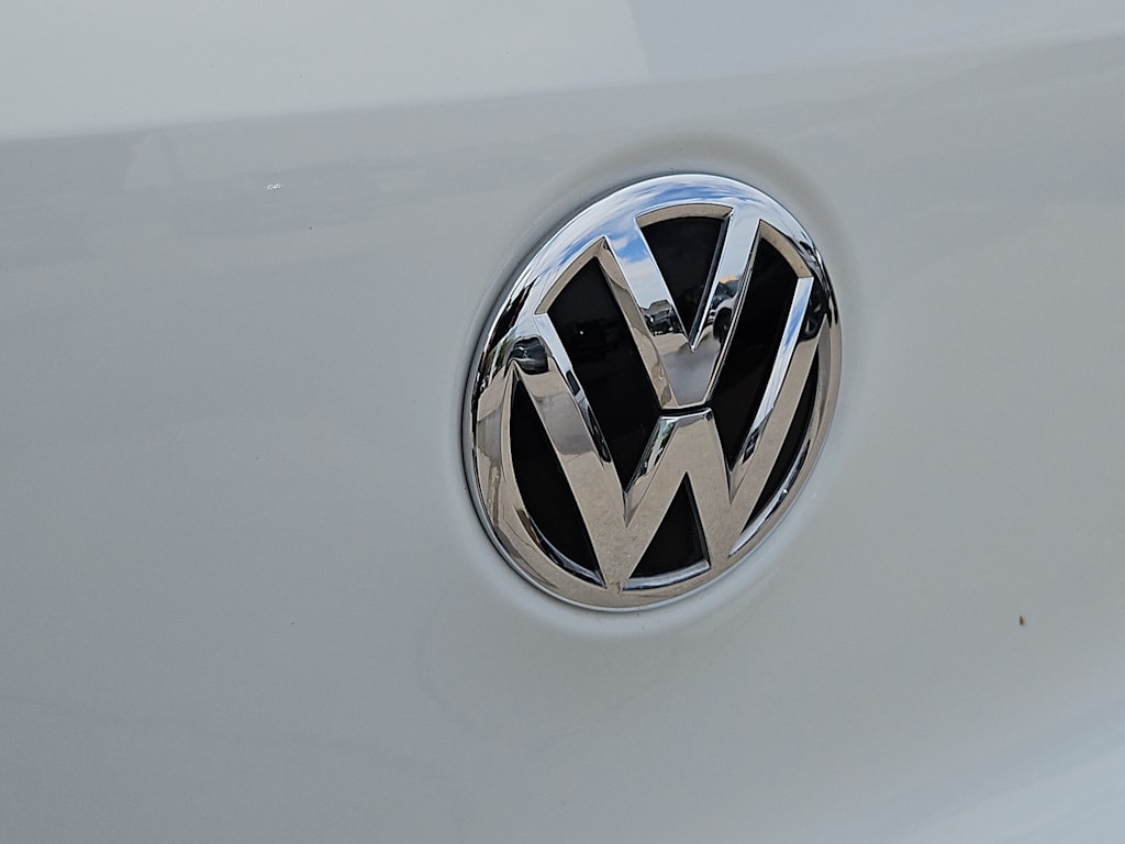 Thumbnail: 2017 Volkswagen Tiguan - 7